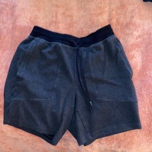 LULULEMON CHARCOAL GREY CITY SWEAT SHORTS MEN’s MEDIUM